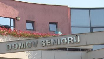 Požár domova seniorů na Mělnicku! Zemřel jeden člověk, další evakuovali
