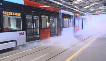 Tramvaj Škoda 52T brázdila ulice Wroclawi. Zájemce překvapila nízkou hlučností