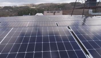 Na Velikonoce museli odpojit solární elektrárny. Hrozil přebytek energie