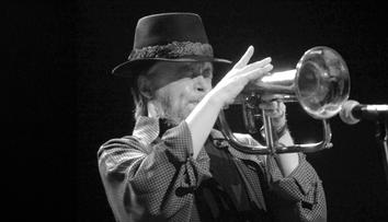 V 84 letech zemřel významný muzikant. Získal dvě ceny Grammy