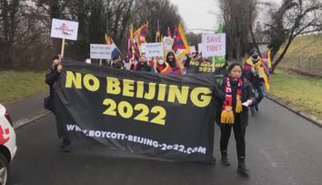 Ve světě se konají protesty proti olympiádě v Číně. Lidem vadí chování země
