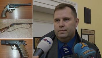 Policista, který naboural 50 aut, měl doma 13 zbraní! GALERIE