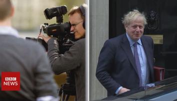 Britský premiér chce zaříznout BBC, kolos může přijít o desítky miliard!