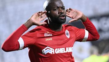 Trucoval o přestup v dresu rivala, nyní bude hráč hostovat na Slovensku