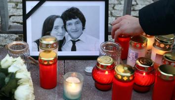 "Nikdy se nedozví, co dokázal." Zabitého novináře uctili tklivou písní