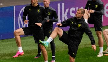 VIDEO: Češi nastoupí proti Anglii. Podívejte se, jak vypadal trénink