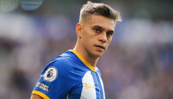 Arsenal ulovil útočníka z Brightonu. Ten se v bývalém týmu pohádal s trenérem