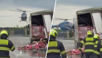 Hromadná nehoda tří kamionů zavřela Pražský okruh. Jeden člověk zemřel