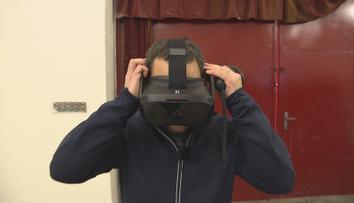Středočeská policie využívá virtuální realitu. Simuluje jim reálné situace