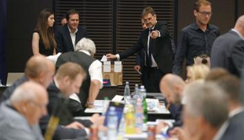 Volba prezidenta ČSLH? Kocourkov! Delegáti zmatení, zařízení nefungovala