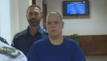 Muž měl družku škrtit a zranit sekerou. "Sexuální hrátky," hájil se