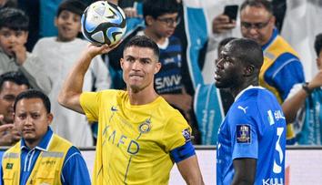 Nejdříve hattricky, teď tvrdý loket. Ronaldo sundal soupeře a byl vyloučen