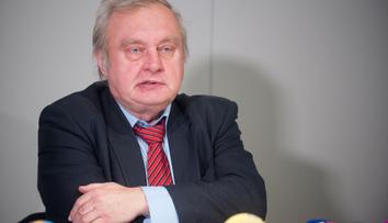 Zemřel údajný dědic miliard ve Švýcarsku. Ransdorfa kvůli němu zatkli