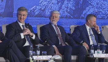 V Dubrovníku vrcholí summit Trojmoří. Sešli se prezidenti zúčastněných států