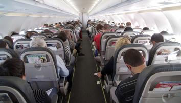 Aerolinka zavádí nové přísné pravidlo. Dotkne se každého na palubě