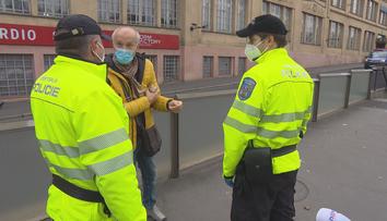 Policie při kontrolách rozdala na 30 tisíc pokut. Nejčastěji za nenošení roušek