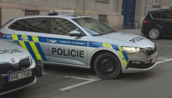 Policie hledala nebezpečného muže. V Praze měl sexuálně napadnout dvě ženy