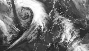 Bouře Victorie ochromila Británii. Dva lidé se utopili, na letištích vládne chaos