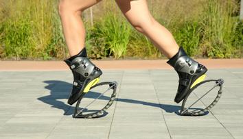 S těmito botami skáčete jako klokani. Kangoo jumping je trendem mezi sporty