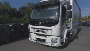 Pražské služby mají první elektrický náklaďák. Řidiči si jej pochvalují