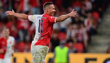 Tecl si za Slavii střihne ještě jeden rok. K tomu navíc přebírá roli manažera