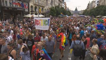 Děti se budou učit o LGBT+ a genderu. Nejde o ideologii, tvrdí spoluautor osnov