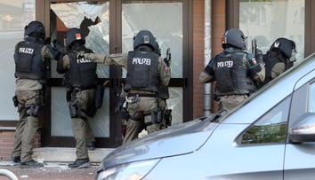Obří zátah na islamisty v Berlíně: Policie prohledává byty i cely!