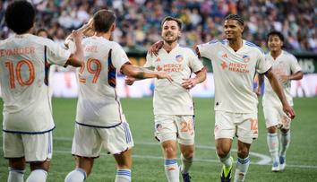 Paráda v MLS. Bucha sklidil ovace za krásnou trefu, skóroval i Ostrák