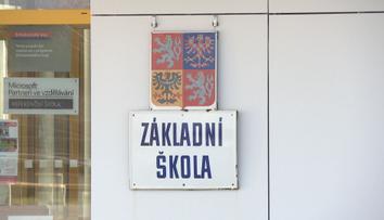 Dva týdny před zápisem už má mnoho škol plno. Starostové řeší, co s prvňáčky