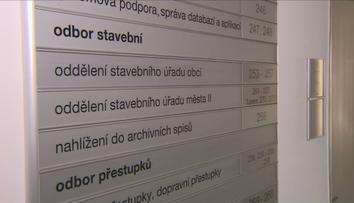 Zemětřesení ve státní správě? Vláda prosadila první krok ke snazšímu odvolávání úředníků