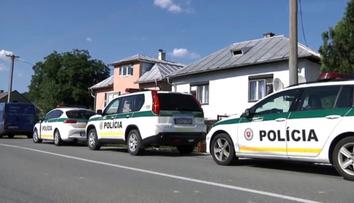 Zakrváceného řidiče zastavila policie. Kupodivu opodál našli mrtvou ženu!