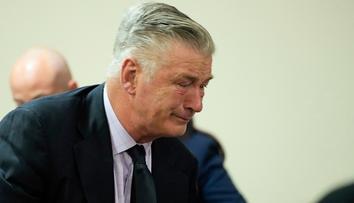 Baldwin do vězení nepůjde. Soud zrušil hercovo obvinění za smrt kameramanky