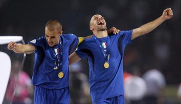 Cannavaro volá po soudržném duchu, jaký měla Itálie při MS 2006