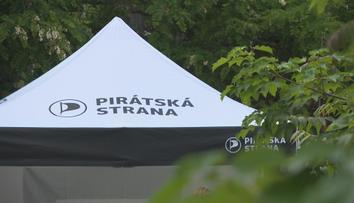 Piráti se hádají kvůli Votápkovi, vadí jim členství v KSČ. Hřib se ho zastává