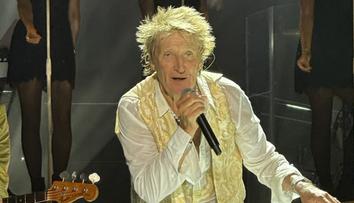 Legendární zpěvák oznámil konec kariéry. Jeden z posledních koncertů bude v Praze