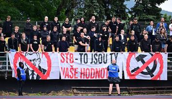 V Radotíně to vřelo. Fanoušci Slavie se pustili do Tvrdíka, uráželi i Tykače