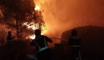 Chorvatský ostrov Brač zasáhl další požár. Stovky lidí museli evakuovat