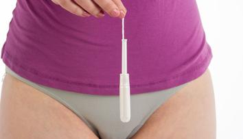Skotské ženy budou mít jako první na světě menstruační potřeby zdarma