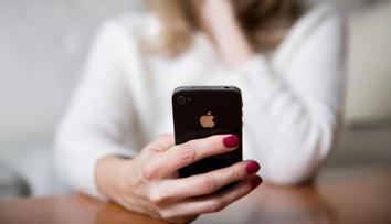 Levné mobily, tablety nebo sluchátka: Stát rozprodává zabavenou elektroniku