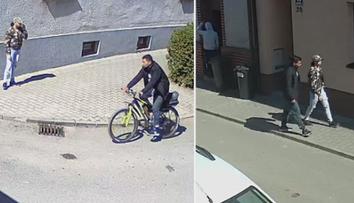 Zazvonění, pak vykopnuté dveře. Oprsklé zloděje hledá policie! VIDEO