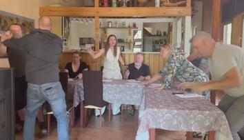 Rvačka na zastupitelstvu na Chebsku. Naštvaly mě jeho blbé kecy, říká politik