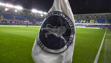 Bučet kvůli pokleknutí není rasismus, tvrdí fanoušci. Klub nesouhlasí