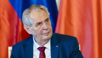 Zeman slíbil třetinu platu malým dětem, v dubnu neposlal ani korunu