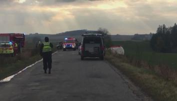 U D1 se srazila auta, jedno vzplálo. Dva lidé se zranili, třetí zemřel