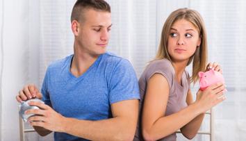 Oddělené účty jsou mezi páry stále více trendy. Ekonom vysvětlil, zda se vyplatí
