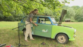 Trabant jako hudební nástroj. Poslechněte si, jak se hraje na legendární "bakeliťák"