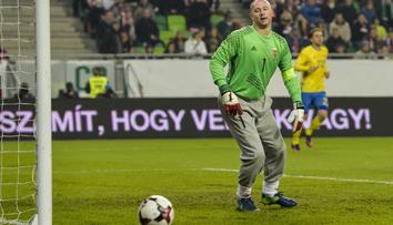 Gólman Király je králem! Prozradil, proč nosí o číslo větší tepláky