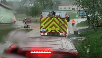 V Česku řádil downburst. Meteorologický jev nadělal paseku, hasiči řeší záplavy