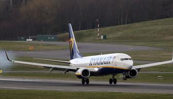 Při letu z Itálie vyhlásili stav ohrožení. Pilot před přistáním ztratil vědomí