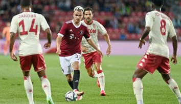 Slavné Schalke i Polsko. Spartu s Jabloncem opouští hráči